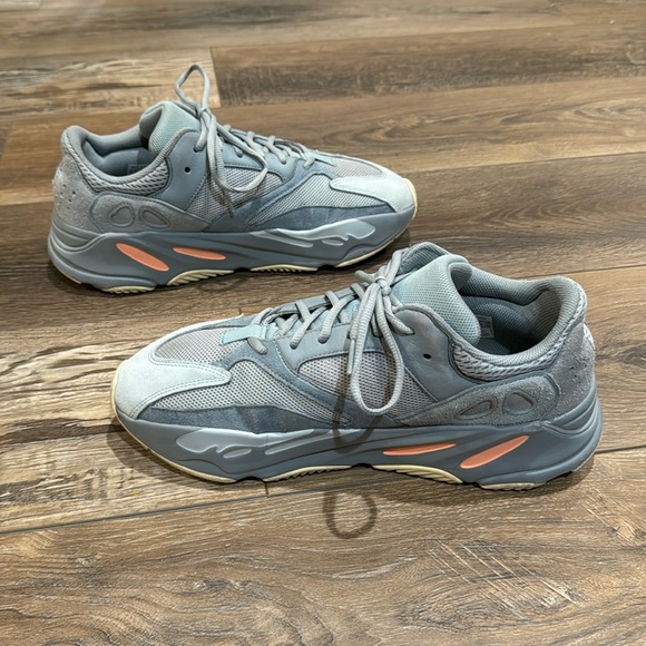 YEEZY Boost 700 Inertia Size 12 - Picture 3 of 11